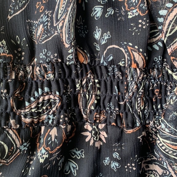 1.‎ State Poetic Punch Blouse - Picture 4 of 5